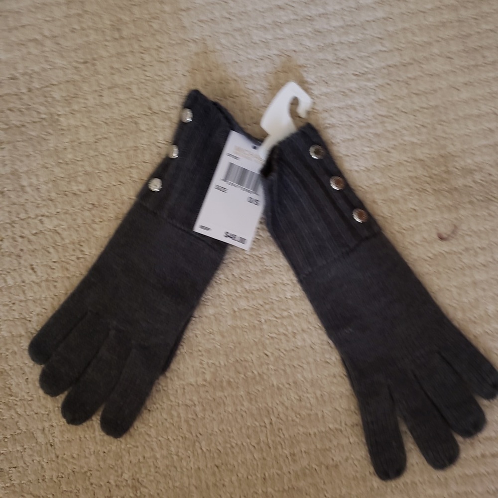 NWT, Michael Kors grey gloves, one size - Picture 1 of 2